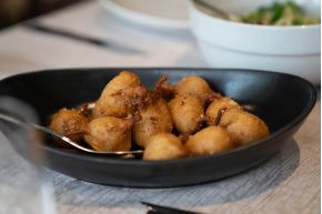  Scopri il Ristorante La Cascata Vendolo a Castione Andevenno. Delizia il tuo palato con carne, formaggi, birre artigianali e vini italiani. Assapora pizzoccheri, sciatt e bresaola. Un&rsquo;esperienza culinaria indimenticabile ti aspetta. Prenota ora! ristorante valtellinese, carne, vino, birra, amari e digestivi