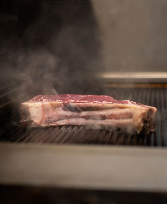  Scopri il Ristorante La Cascata Vendolo a Castione Andevenno. Delizia il tuo palato con carne, formaggi, birre artigianali e vini italiani. Assapora pizzoccheri, sciatt e bresaola. Un&rsquo;esperienza culinaria indimenticabile ti aspetta. Prenota ora! ristorante valtellinese, carne, vino, birra, amari e digestivi