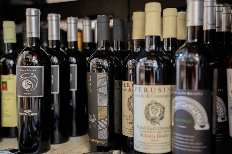 Tutto iniziò nel lontano 1951 quando i nonni acquistarono una vecchia centrale idroelettrica che venne poi ristrutturata divenendo da prima un circolo del dopo guerra e poi una locanda ristorante castione andavenno, ristorante sondrio, ristorante di carne, ristorante morbegno, ristorante aprica Tutto iniziò nel lontano 1951 quando i nonni acquistarono una vecchia centrale idroelettrica che venne poi ristrutturata divenendo da prima un circolo del dopo guerra e poi una locanda ristorante castione andavenno, ristorante sondrio, ristorante di carne, ristorante morbegno, ristorante aprica
